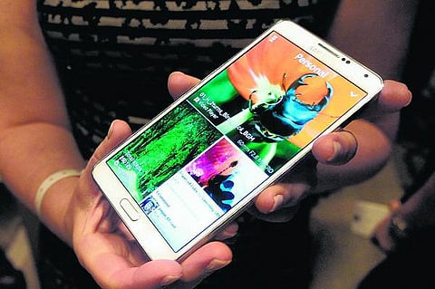 அல்ட்ராவயலட் சென்ஸார் வசதியுடன் முதல் ஸ்மார்ட்போன்