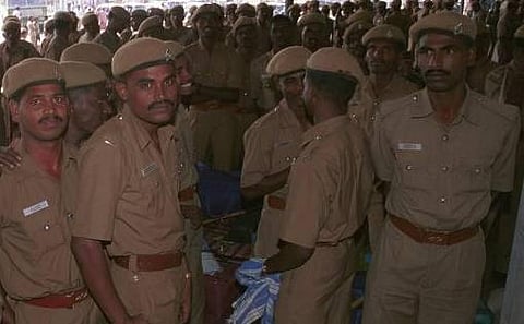 நிரந்தர அடிமைகளா நாங்கள்..?﻿-தமிழ்நாடு சிறப்பு காவல் படை போலீஸார் ஆதங்கம்﻿