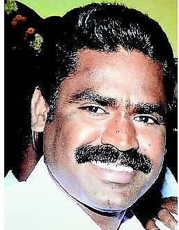 மதுரையில் அதிமுக நிர்வாகி வெட்டிக் கொலை﻿: தொடர் கொலைச் சம்பவங்களால் மக்கள் அச்சம்﻿