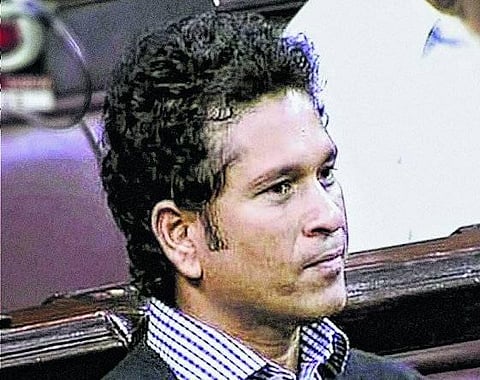 சச்சினின் விடுப்புக் கடிதம் ஏற்பு: மாநிலங்களவை உறுப்பினர்கள் கடும் எதிர்ப்பு