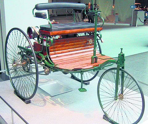 உலகின் முதல் ஆட்டோமொபைலை ஓட்டிய வீராங்கனை