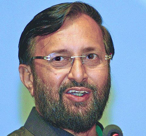 எம்பிக்களை கேலி, கிண்டல் செய்யும் எப்.எம். ரேடியோக்கள் மீது நடவடிக்கை: மாநிலங்களவையில் அமைச்சர் உறுதி