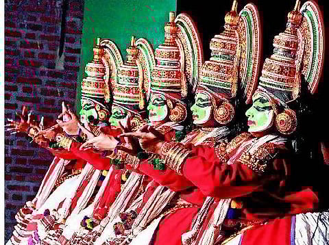 கேரளம்- கதகளி: இதிகாசங்களின் நாட்டிய நாடகம்﻿