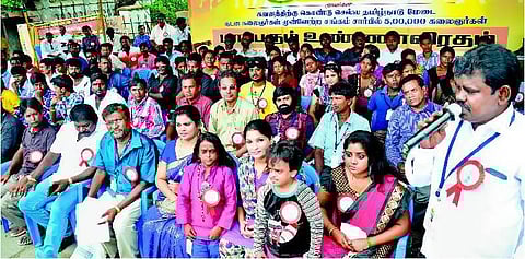 மேடை நிகழ்ச்சிகளுக்கு அனுமதி மறுக்கப்பட்டதால் வறுமையில் தவிக்கும் நடனக் கலைஞர்கள்﻿