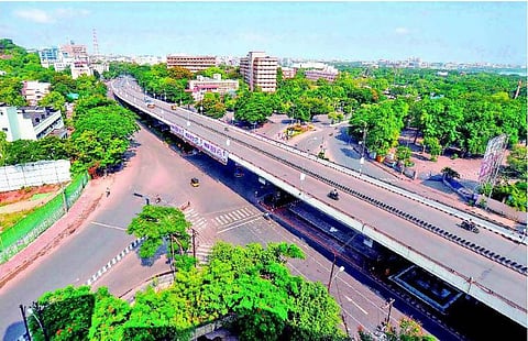 தெலங்கானாவில் ஒரு கோடி குடும்பங்களில் வீடு வீடாகக் கணக்கெடுப்பு﻿: ஹைதராபாத் உட்பட மாநிலம் முழுவதும் இயல்பு நிலை ஸ்தம்பித்தது﻿