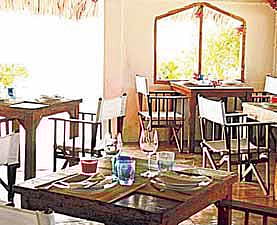 அலைகளின் மேல் அதிசய உணவகம்