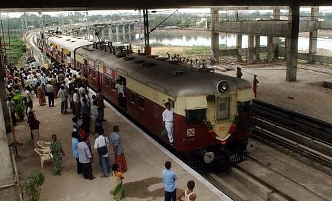 கொல்கத்தா மெட்ரோவைப் போல சென்னை மின் ரயில்களிலும் ‘டிரைவர் கம் கார்டு’: ரயில் ஓட்டுநர்களின் கோரிக்கை வலுக்கிறது