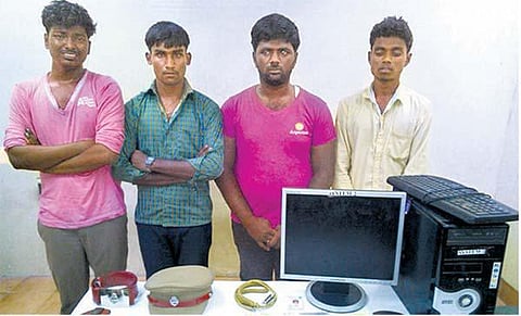 ஆம்புலன்ஸ் வேனில் செம்மரக் கட்டைகளை கடத்திய கும்பல் கைது﻿﻿: பட்டதாரி இளைஞர்களிடமும் பல லட்சம் மோசடி﻿﻿