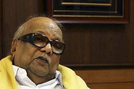 எந்த நிலையைச் சொல்கிறது திமுக தலைவர் கருணாநிதியின் நிலைத்தகவல்?