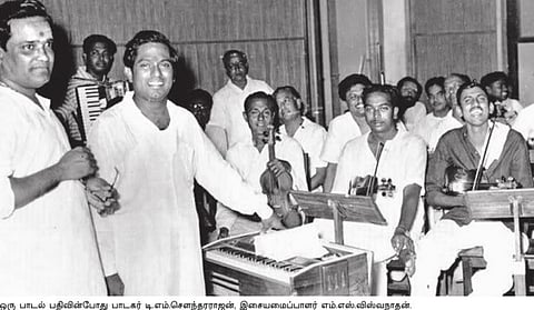 இசைத்தட்டாகச் சுழலட்டும் இனிய வாழ்க்கை