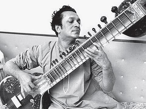 எனக்கு பாராட்டுகள் குவிவதை பண்டிட் ரவிசங்கர் வெறுத்தார்: முதல் மனைவி அன்னபூர்ணா தேவி பேட்டி﻿