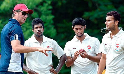 வருண் ஆரோன், ஈஷ்வர் பாண்டேயிற்கு கிளென் மெக்ராவிடம் சிறப்புப் பயிற்சி