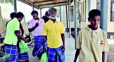 14 வயது சிறுவன் உட்பட 9 மீனவர்கள் கைது﻿