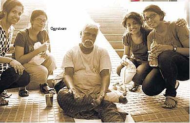 மக்கள் சேவையே எங்கள் மகிழ்ச்சி!