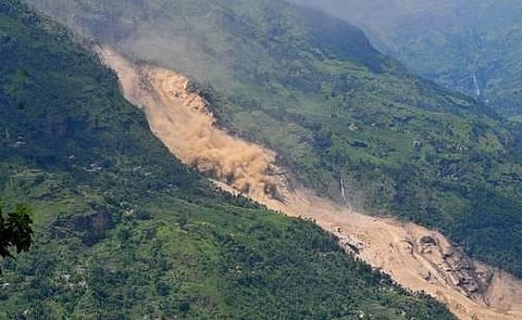 நேபாளத்தில் நிலச்சரிவால் உருவான இயற்கை அணை உடைந்தது: இந்திய எல்லை கிராமங்கள் மூழ்கும் அபாயம்