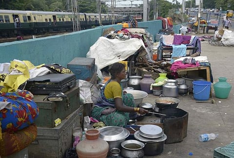 மாமழை தூற்றுதும்!