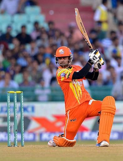 ஹபீஸின் கடைசி நேர அதிரடியில் வென்றது லாகூர் லயன்ஸ்