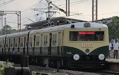 பராமரிப்புப் பணிகளுக்காக மின்சார ரயில் சேவை மாற்றம்﻿﻿