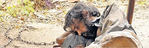 ஆதரவின்றி மனநலம் பாதிக்கப்பட்டவர் காயத்துடன் உயிருக்கு போராடும் பரிதாபம்﻿: அகரம் கிராமத்தில் அவலம்﻿