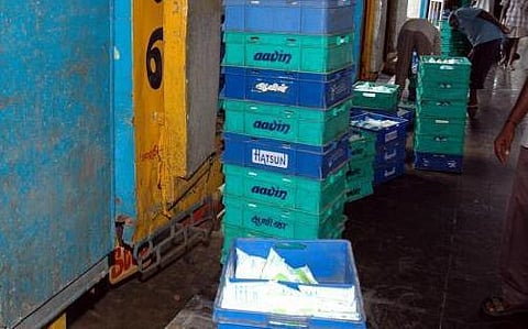 ஆவின் பால் பாக்கெட் விநியோகத்திலும் குளறுபடி - அரசுக்கு தினசரி பல லட்சம் இழப்பு: ஊழியர்கள் அதிர்ச்சி தகவல்﻿