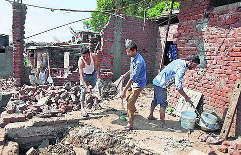 அக்கம் பக்கம்: தொழிலாளர்களைத் தேடும் காஷ்மீர்