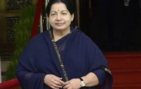 வருமான வரி வழக்கு: அக்.1-ல் ஜெயலலிதா நேரில் ஆஜராக விலக்கு அளித்தது உயர் நீதிமன்றம்