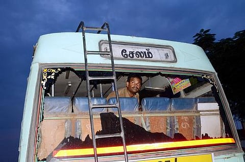 ஜெ. வழக்கு தீர்ப்பு எதிரொலி: தமிழகத்தில் வன்முறை நீடிப்பதால் பதற்றம்