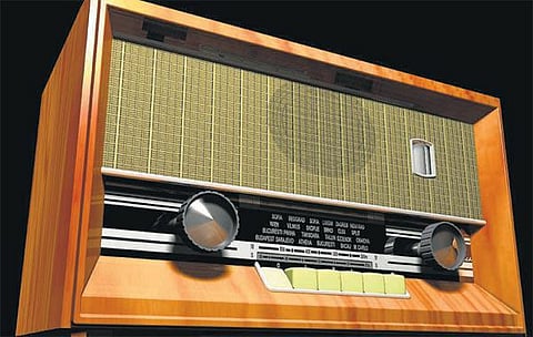 சொல்லத் தோணுது 2 - வானொலிக் காதலி