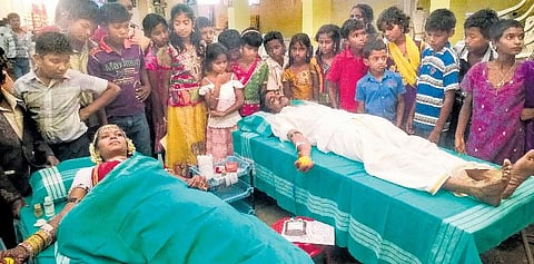 திருமண விழாக்களில் பிரபலமாகிவரும் ரத்ததான முகாம்கள்: அங்கீகரிக்குமா தமிழ்நாடு எய்ட்ஸ் கட்டுப்பாட்டு சங்கம்?