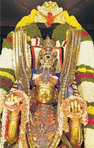 திருப்பதி பிரம்மோற்சவம் 5-ம் நாள்: கருட வாகனத்தில் மலையப்ப சுவாமி உலா﻿