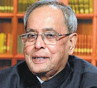 பெண்களுக்கு மரியாதை கிடைக்க பாடுபடுவோம்: பிரணாப்﻿