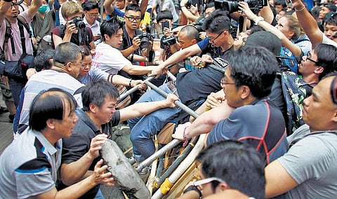 ஹாங்காங் மாணவர் போராட்டம்: வன்முறைக்குக் காரணமான குற்றவாளிகள் கைது
