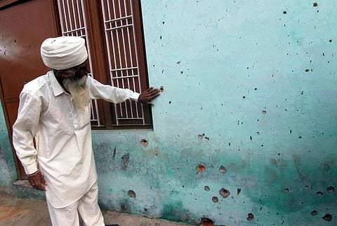 சாவை எதிர்நோக்கி வாழ்வதா?- எல்லையோர கிராம மக்கள் விரக்தி