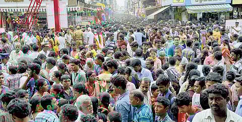 தீபாவளி கூட்ட நெரிசலை சமாளிப்பது எப்படி?