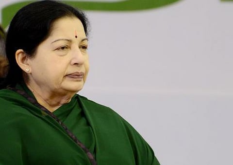 நீதித் துறை புகழுக்கு களங்கம் கற்பிக்கக் கூடாது: ஜெயலலிதா