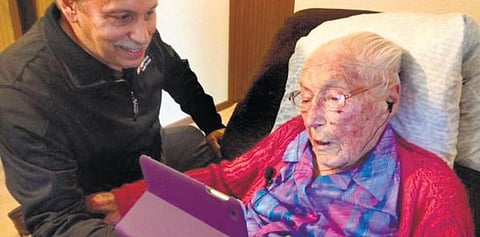 பேஸ்புக்கில் பொய் சொன்ன 113 வயதுப் பாட்டி