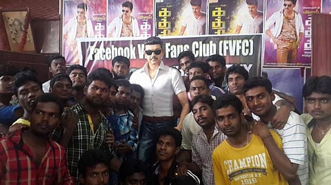 சென்னையில் நடிகர் விஜய்-க்கு சிலை: ஃபேஸ்புக் ரசிகர்கள் திறப்பு