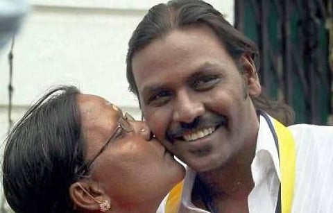 தன் அம்மாவுக்கு கோயில் கட்டும் நடிகர் ராகவா லாரன்ஸ்