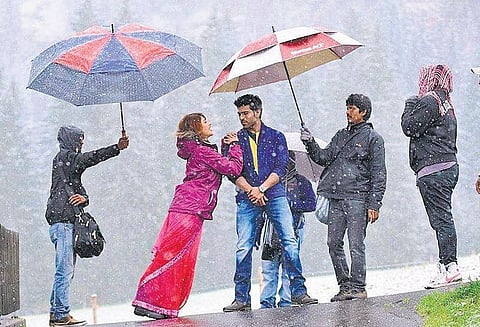 கூட்டத்தில் சிக்கிய குழந்தைகள்!