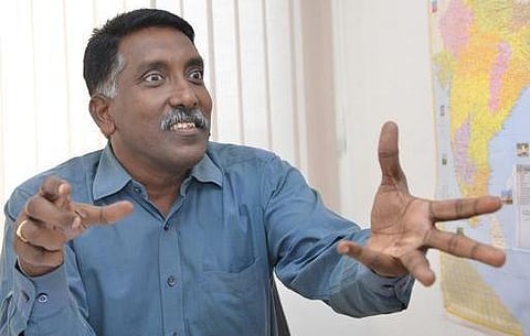 மீனவர்களை விடுவிக்க ஜோ.டி.குரூஸ் வேண்டுகோள்