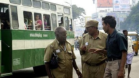 டிக்கெட் பரிசோதகர்களின் சீருடையில் மாற்றம்: மாநகர போக்குவரத்து கழகம் முடிவு