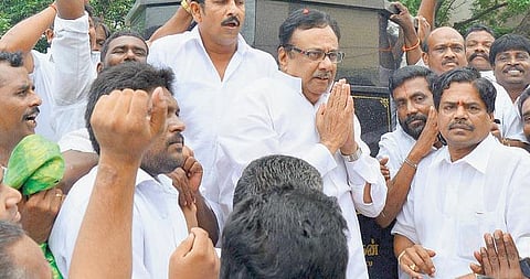 தமிழக காங்கிரஸ் தலைவராக இளங்கோவன் இன்று பதவியேற்பு