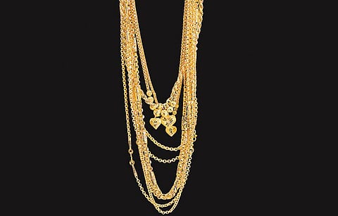 பொன் நகைகள் புன்னகைக்க!