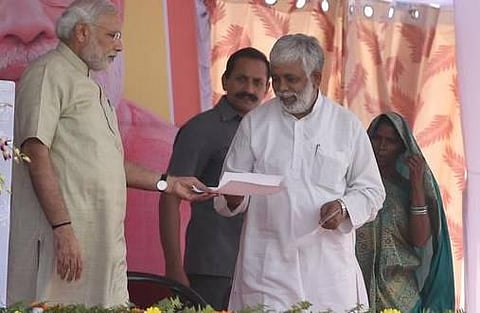 நான் சொன்னதைச் செய்வேன்: உ.பி.யில் கிராமத்தைத் தத்தெடுத்த மோடி பேச்சு