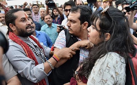 காதல் முத்த போராட்டம் டெல்லியிலும் தொடர்கிறது