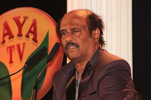 பயமில்லை... தயக்கம்தான்: அரசியலில் நுழைவது பற்றி ரஜினி பேச்சு