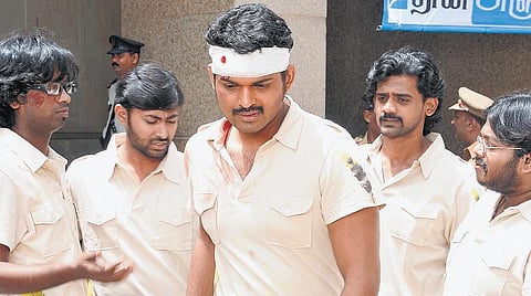 வெட்டிவேரு வாசம் 10 - எந்தப் புற்றில் எந்தப் பாம்போ?