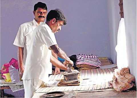 ரூ.4-க்கு ‘அயர்ன்’ செய்துதரும் திருச்சி சிறைக் கைதிகள்﻿ : சிறையில் மற்றொரு புதிய முயற்சி