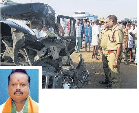 பேருந்து-கார் மோதிய விபத்தில் கோவை பாஜக பொதுச்செயலாளர் பலி﻿