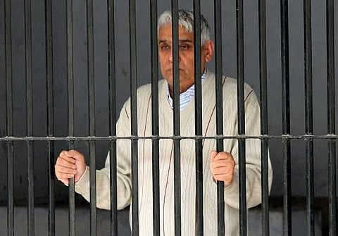 சாமி-யார்? அடையாளம் காண வேண்டும்